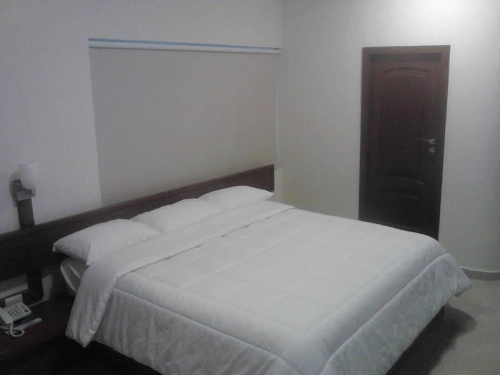 Monte Salerno Hotel & Suites Montemorelos Kültér fotó