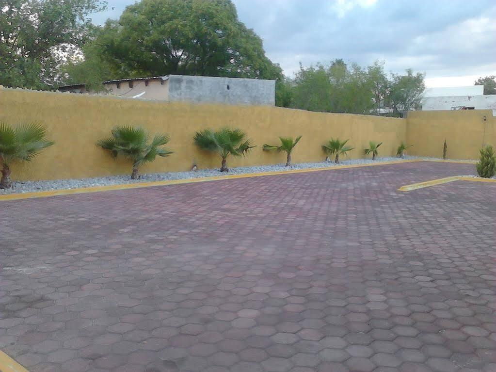 Monte Salerno Hotel & Suites Montemorelos Kültér fotó
