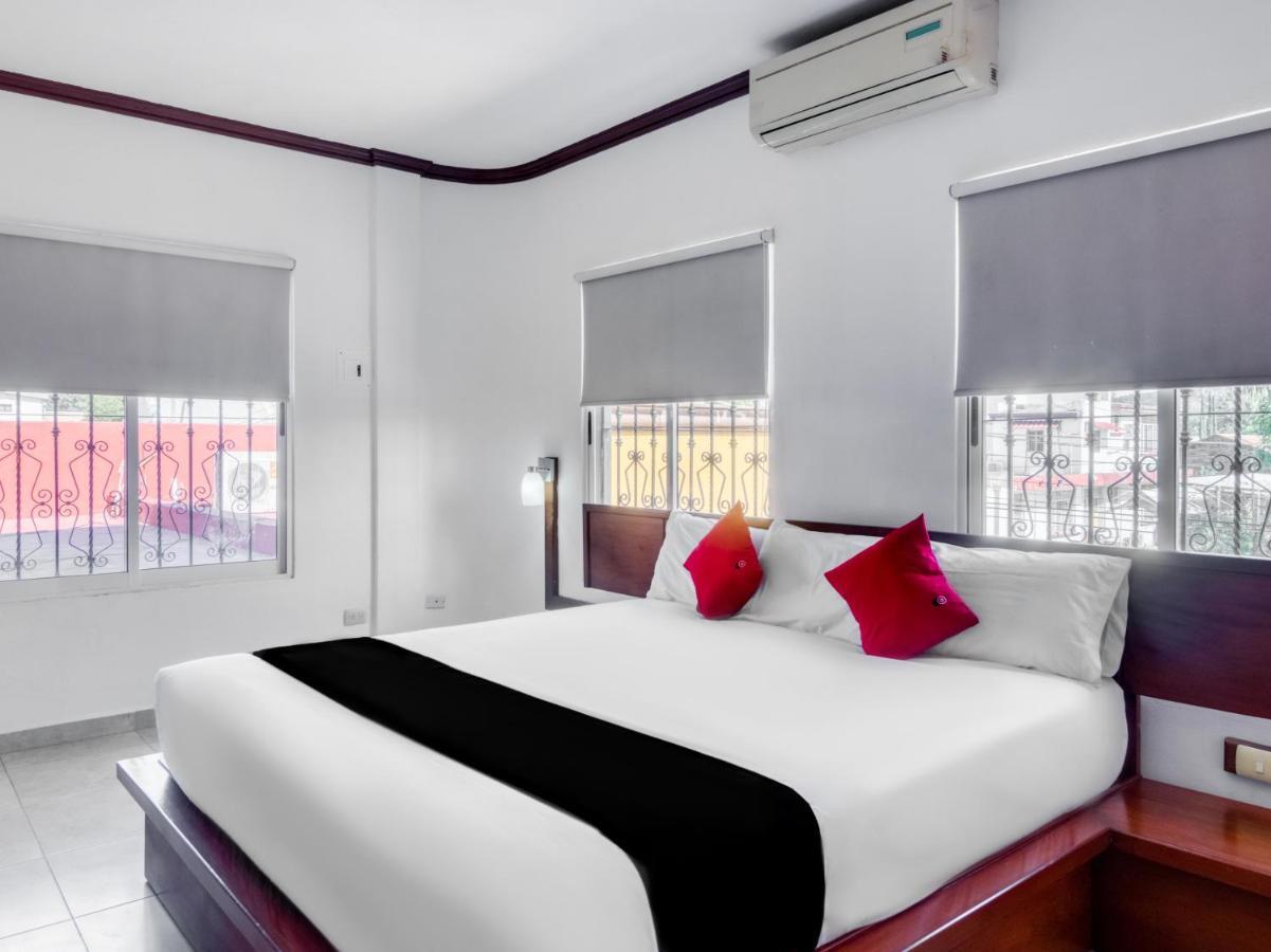 Monte Salerno Hotel & Suites Montemorelos Kültér fotó